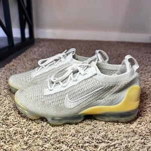 Nike Air Vapormax 2021 Flyknit Shoes Womens Size 8.5 DC4112-100 Pure Platinum